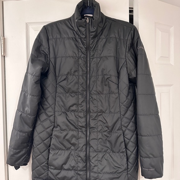 Columbia women’s Carson Pass IC coat in Black. Lightly used for one trip. - Picture 3 of 6